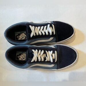 Vans Old Skool Thumble Shoe. Size 8 Men’s. Blue and White Color Way. Used